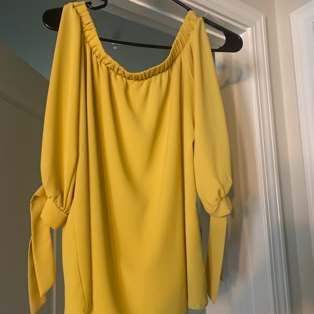 Three quarter length boutique shirt